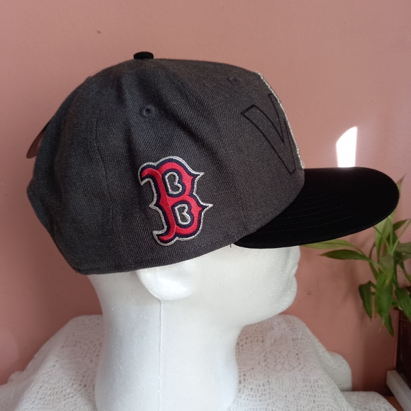 New Era Boston Red Sox 2018 World Series Trophy Snapback Hat - Picture 7 of 7